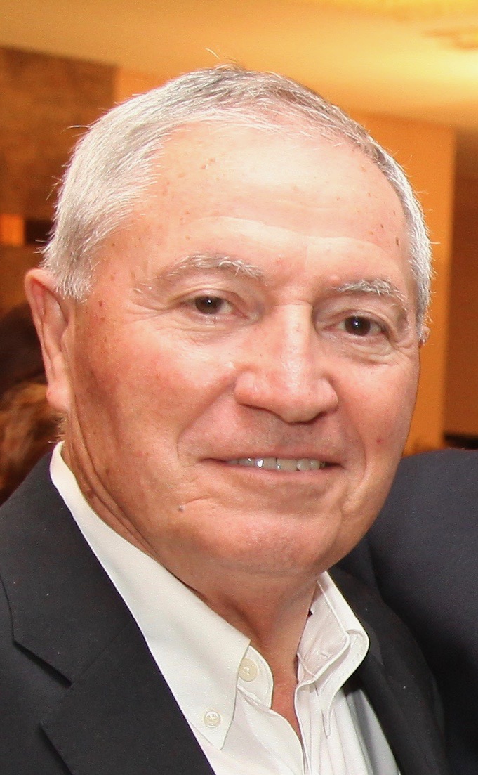 Dr. Simoes Pereira
